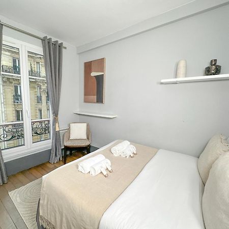 Stunning Apartment Near Eiffel Tower ปารีส ภายนอก รูปภาพ