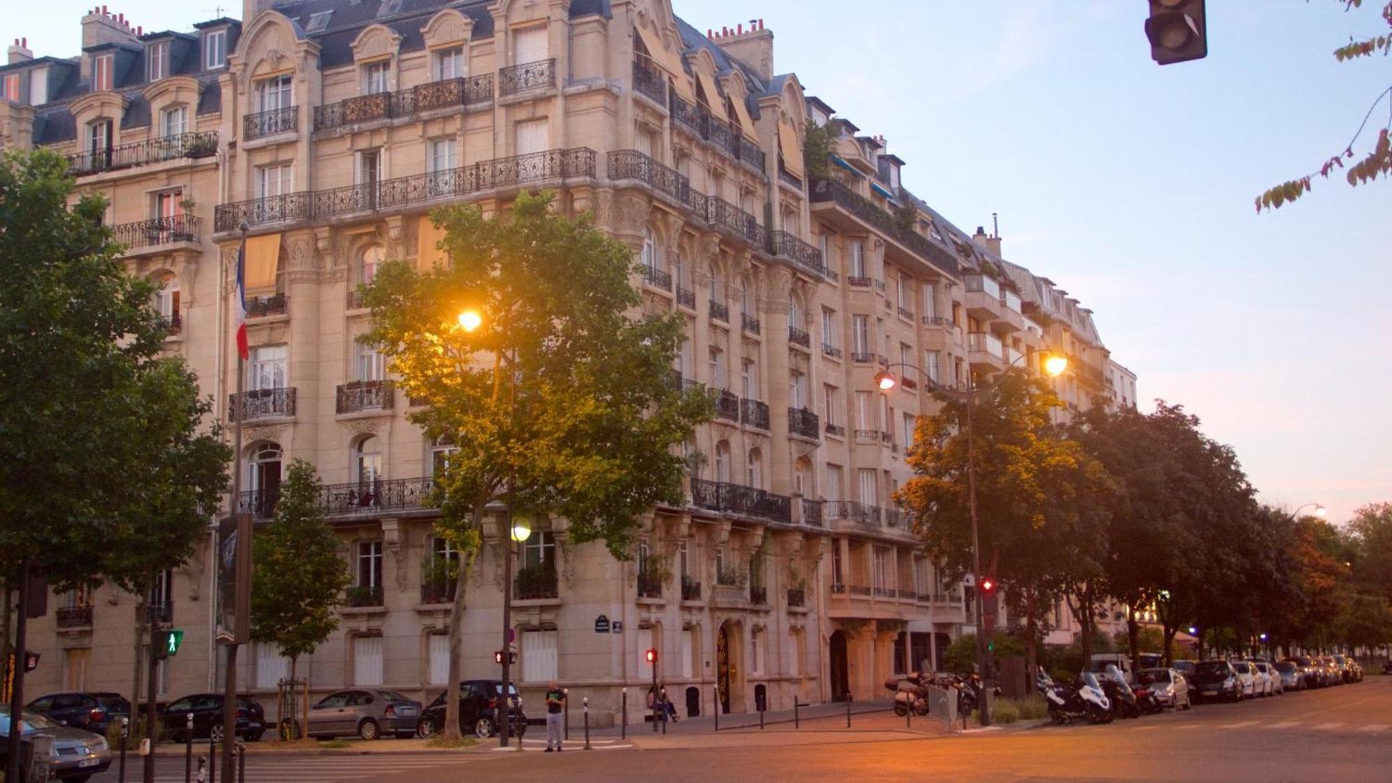 Stunning Apartment Near Eiffel Tower ปารีส ภายนอก รูปภาพ