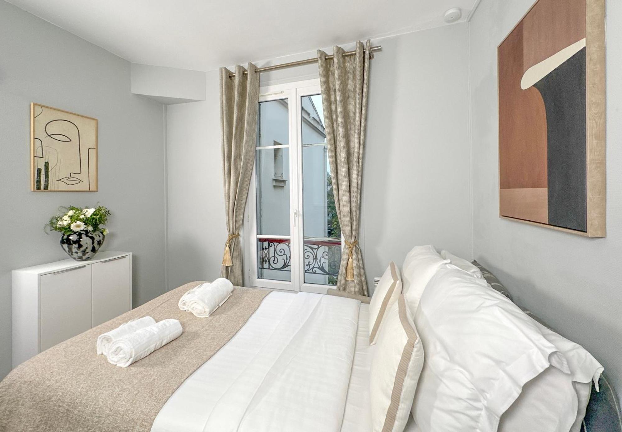 Stunning Apartment Near Eiffel Tower ปารีส ภายนอก รูปภาพ