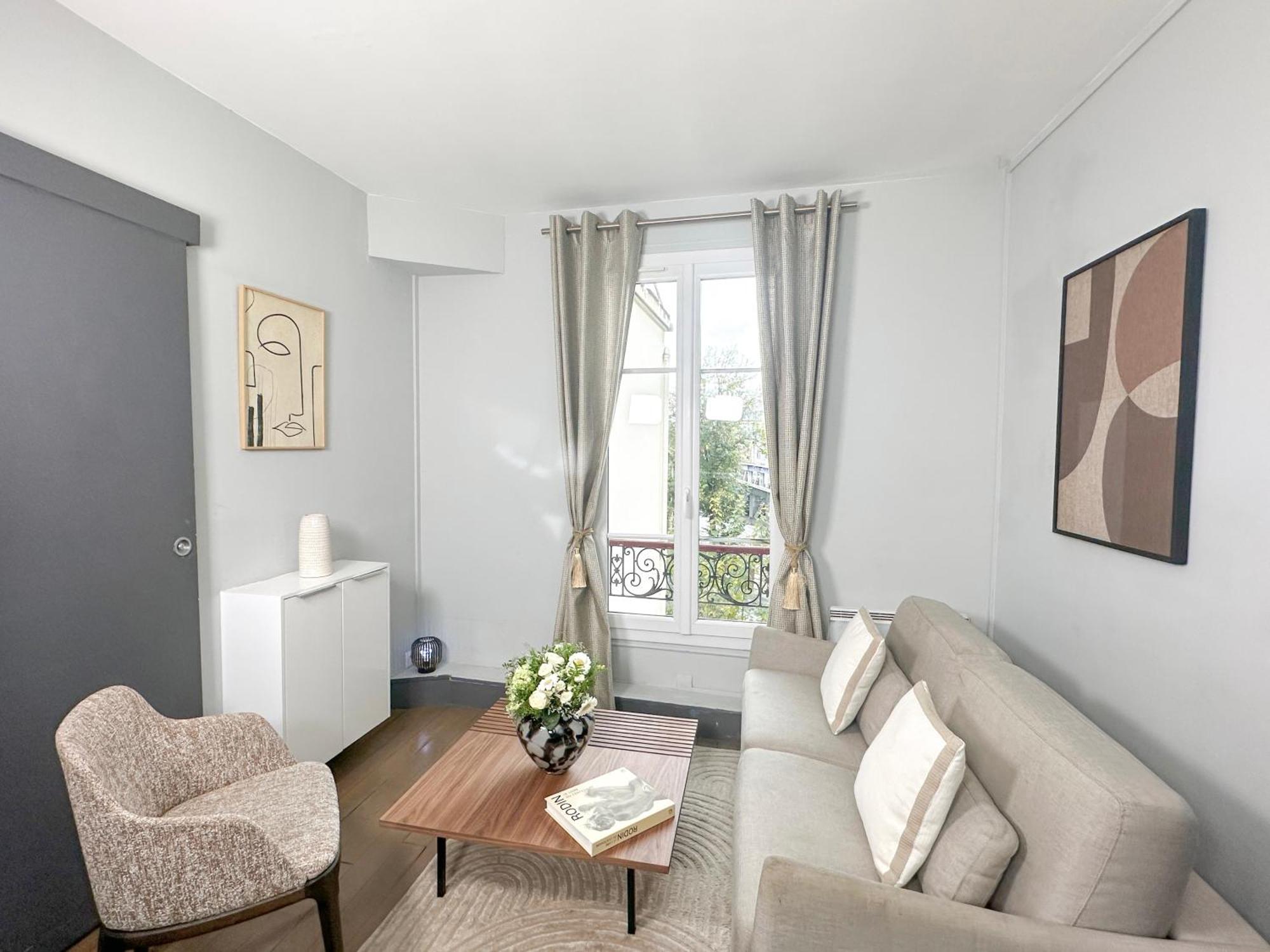 Stunning Apartment Near Eiffel Tower ปารีส ภายนอก รูปภาพ