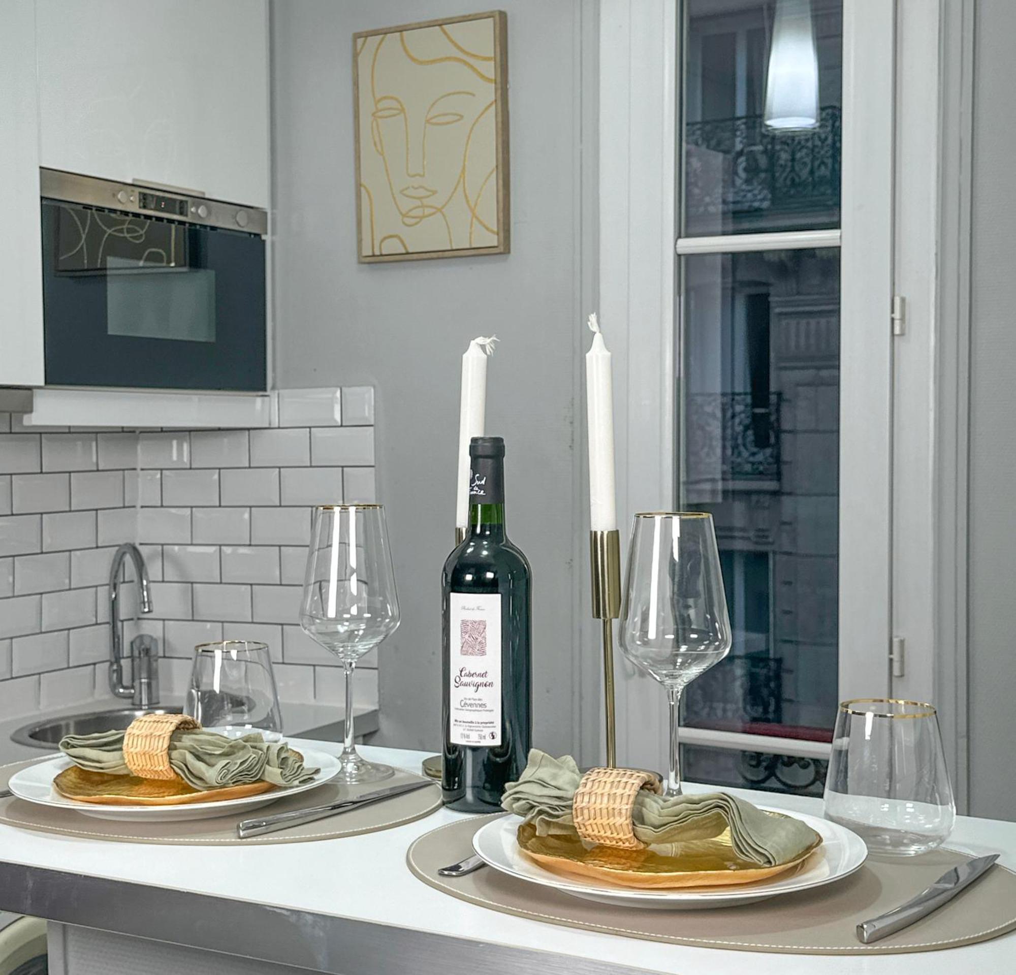 Stunning Apartment Near Eiffel Tower ปารีส ภายนอก รูปภาพ