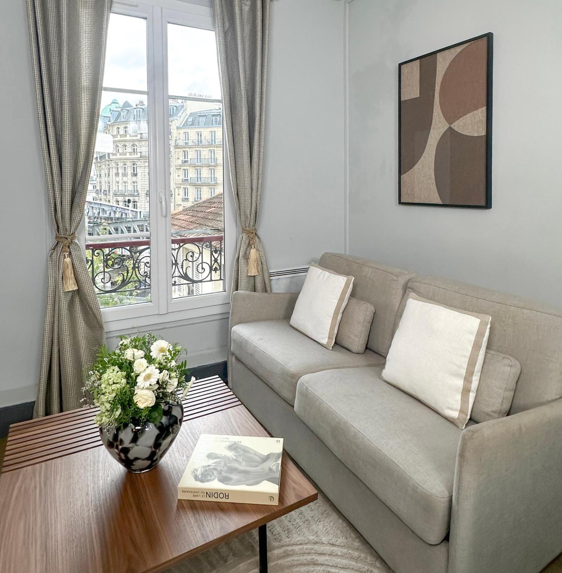 Stunning Apartment Near Eiffel Tower ปารีส ภายนอก รูปภาพ
